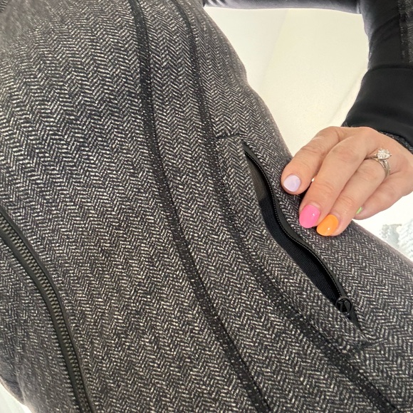 Lulu Lemon zip up jacket - Picture 5 of 5